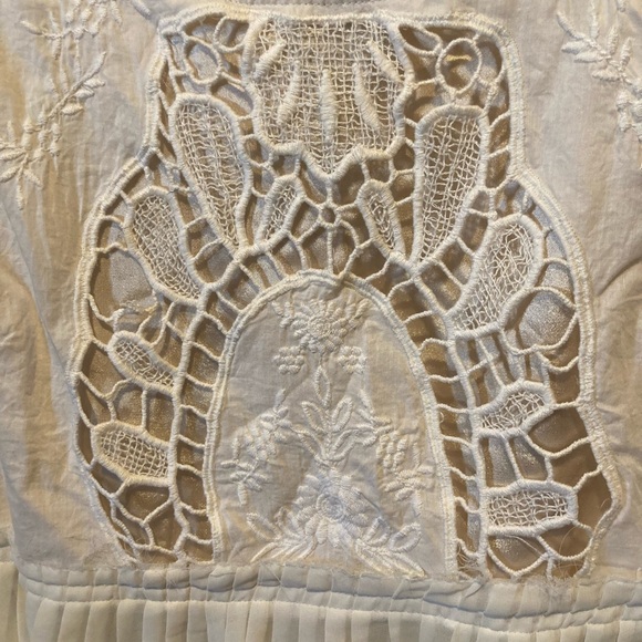 American Eagle XL crotchet and flowy sleeveless top - Picture 2 of 6